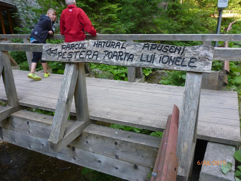 Cabana Suvenirurilor Scarisoara  Bagian luar foto